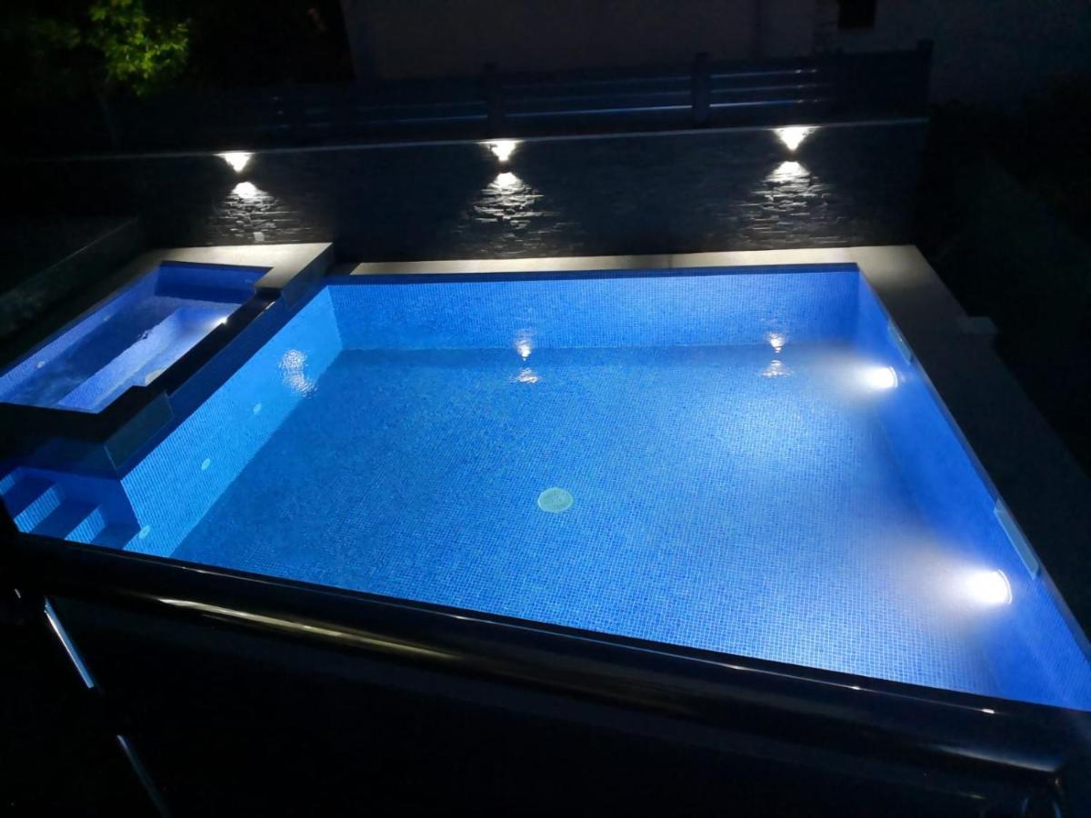 Apartments Blazevic, Heated Pool&Jacuzzi Драмал Екстериор снимка