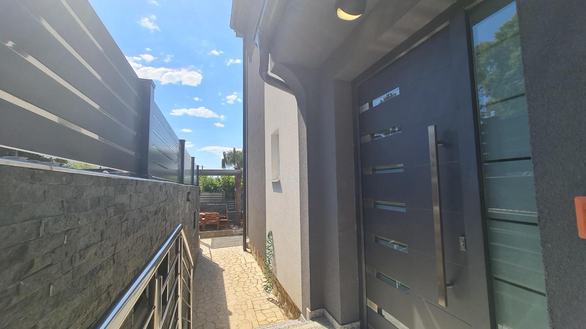 Apartments Blazevic, Heated Pool&Jacuzzi Драмал Екстериор снимка