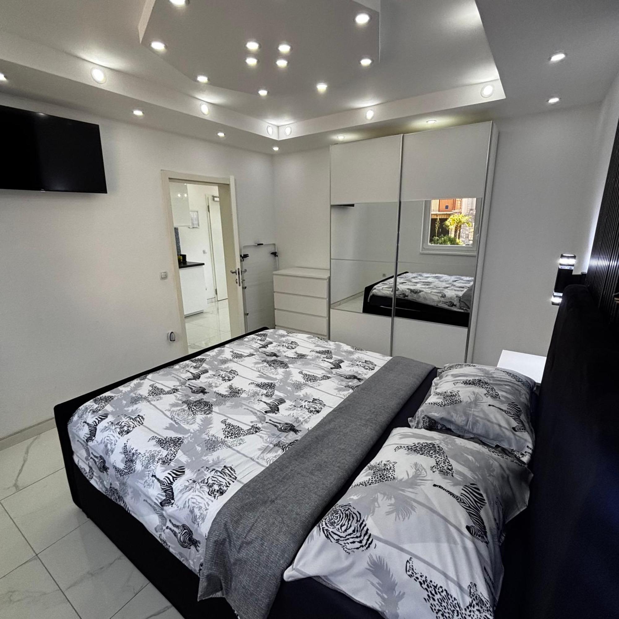 Apartments Blazevic, Heated Pool&Jacuzzi Драмал Екстериор снимка